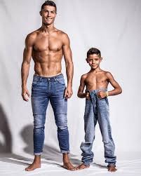 美记：伦纳德调查案还有很多流程 训练营开始他可能还是快船球员